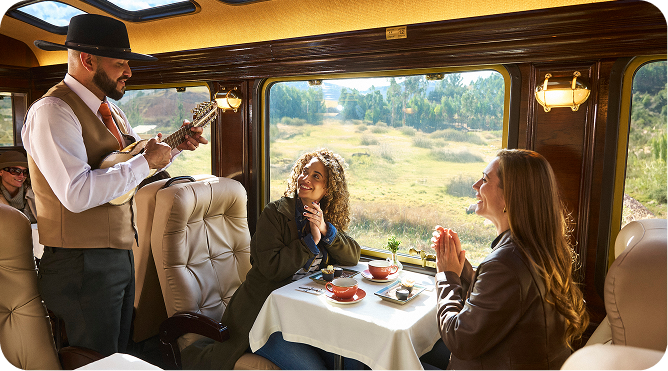 Restaurantes y vistas en el tren IncaRail Prime