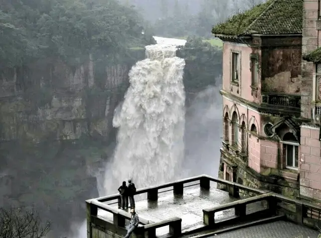 Tour a las cataratas de Tequendamita + el Peñol + Guatape desde Medellín